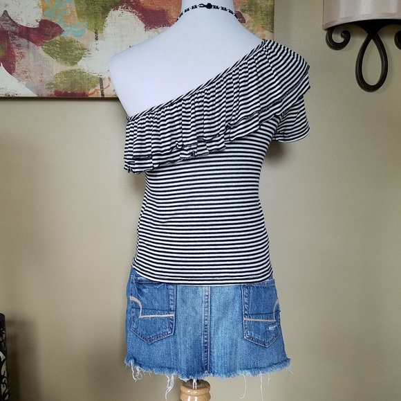SPLENDID One Shoulder Striped Ruffle Top - Picture 4 of 8